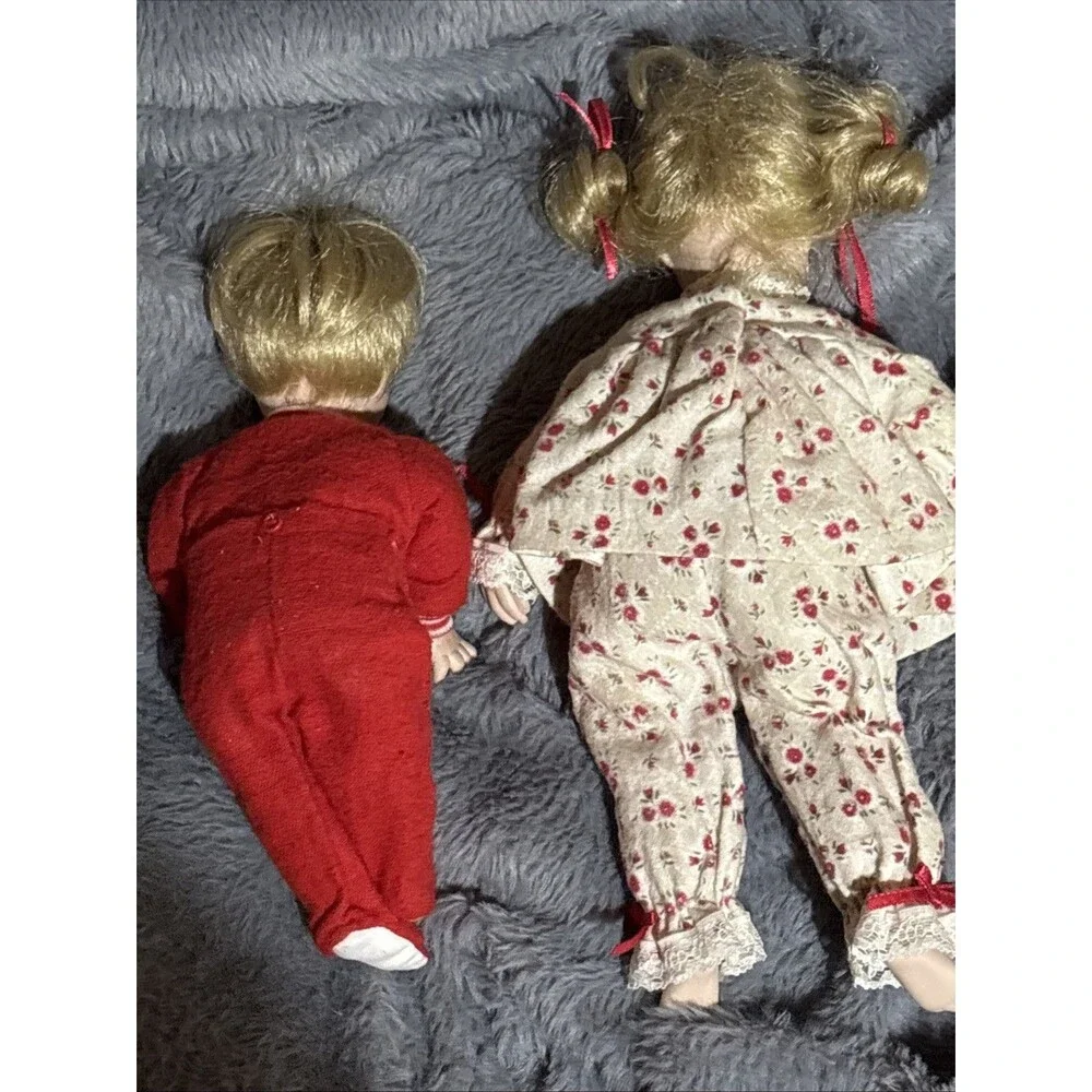 Ashton Drake Galleries “Tell Me The Christmas Story” 2 DOLLS Pajamas Girl Boy